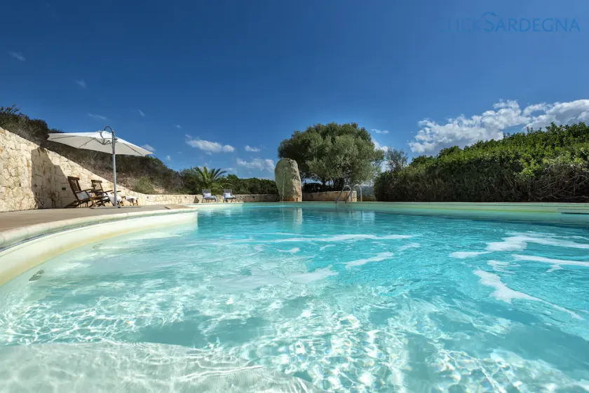 Large villa in Alghero for 12 people with private pool air conditioning and WiFi - Image 1