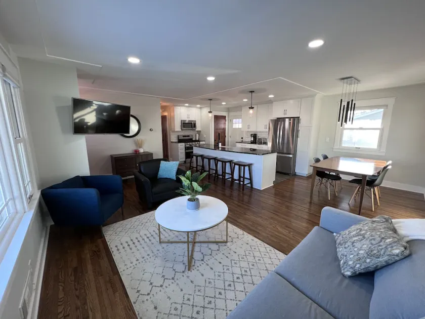 Highland Park stunner! Centrally located, Renovated with modern updates. - Image 1