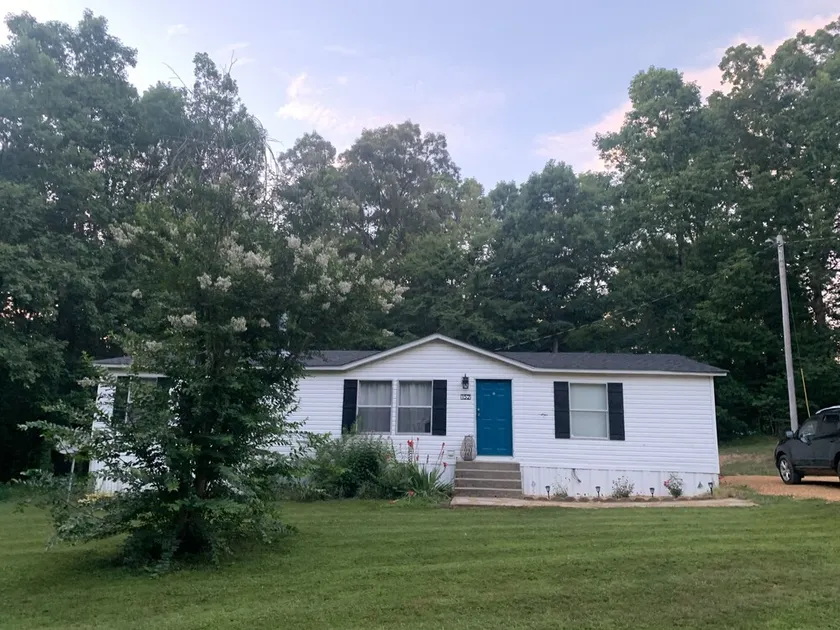 Home near piney close to everything but tucked away - Image 1