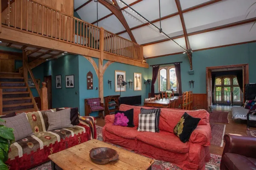 Stunning Large Chapel Nr Bath - Image 1