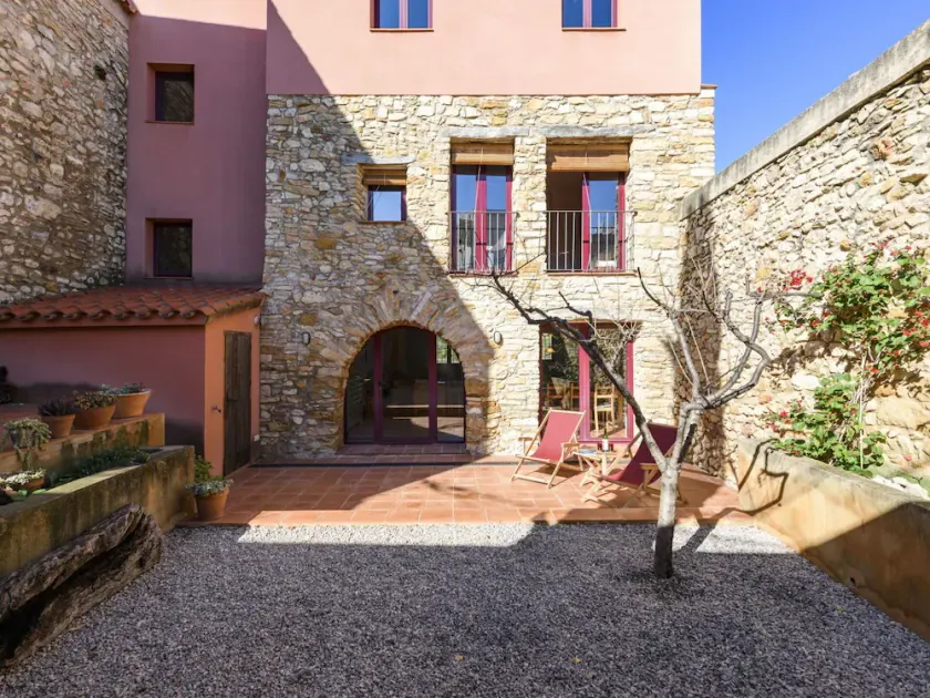 Vacation Home em Ulldecona com 4 quartos e capacidade para 10 pessoas - Image 1