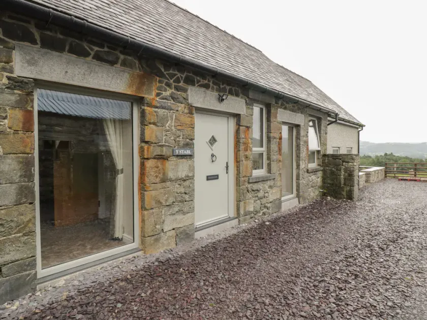 Y STABL, family friendly, character holiday cottage in Llanrwst - Image 1