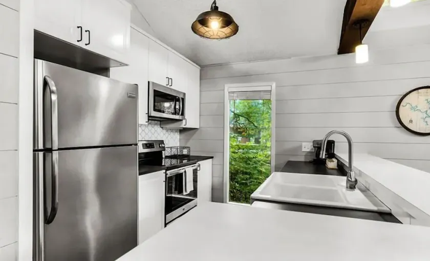 Little gem of Margaritaville( sleeps 12+2)NEW LISTING - Image 1