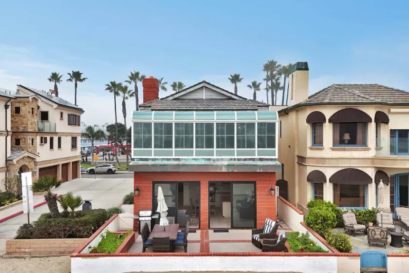 5911 Seashore Dr - Image 1