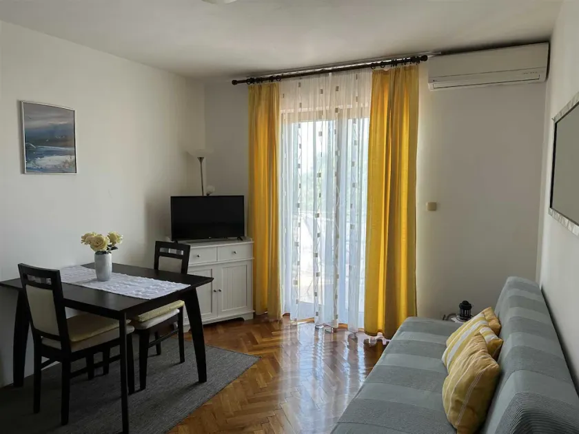 DUJMOVIC One-Bedroom Apartment 1 (TONI) - Image 1