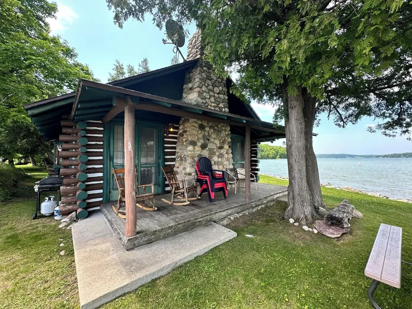 Walloon Lake Randalls Point! - Image 1