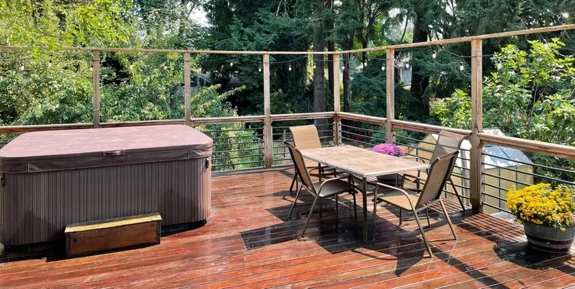 Olympic Hills six bed haven with hot tub and grill - Image 1