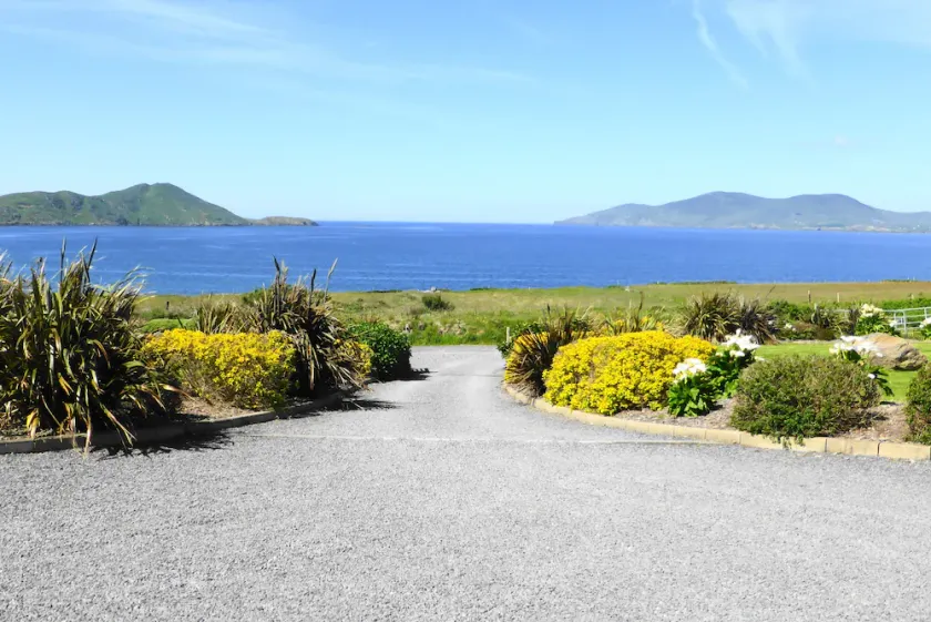 Luxury Bungalow Waterville Kerry near Sea, Beach and Mountain views - Image 1