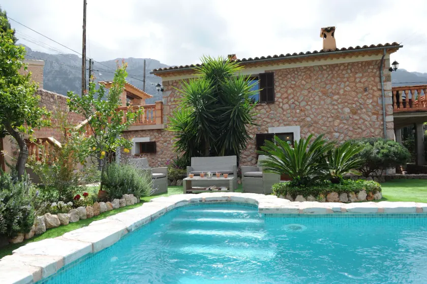 Bonita Casa con Piscina y Barbacoa. Playa a 3 Kms. Centro Sóller a 800 Metros - Image 1