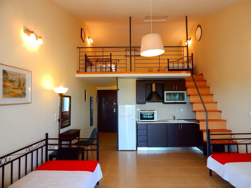 Kripis Studio Paliouri - Image 1