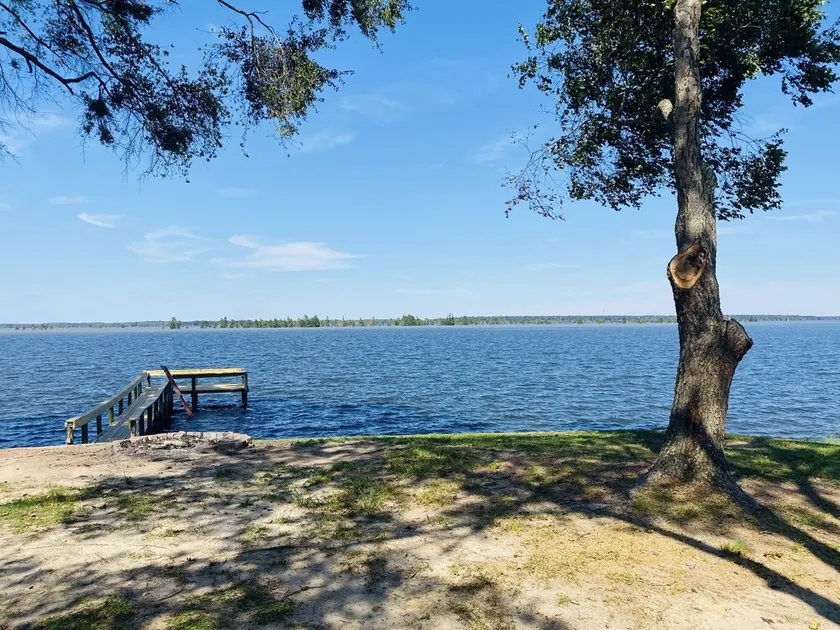 Lake Marion Lakehouse with 180° lake view - Image 1