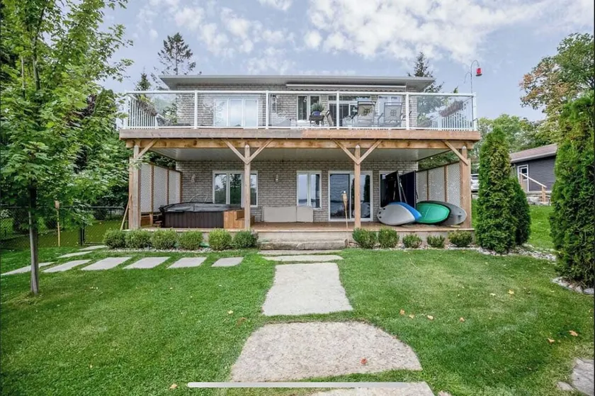 Georgian Bay waterfront cottage in a quiet cove w/HOT TUB - Image 1