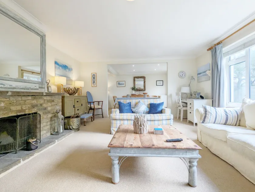 Family home overlooking Felpham seafront - Image 1