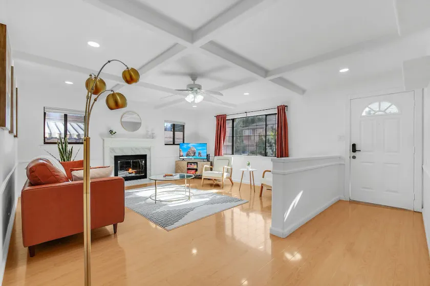 Modern 4 Bedroom Vacation home @ Castro Valley, King or Queen for all - Image 1