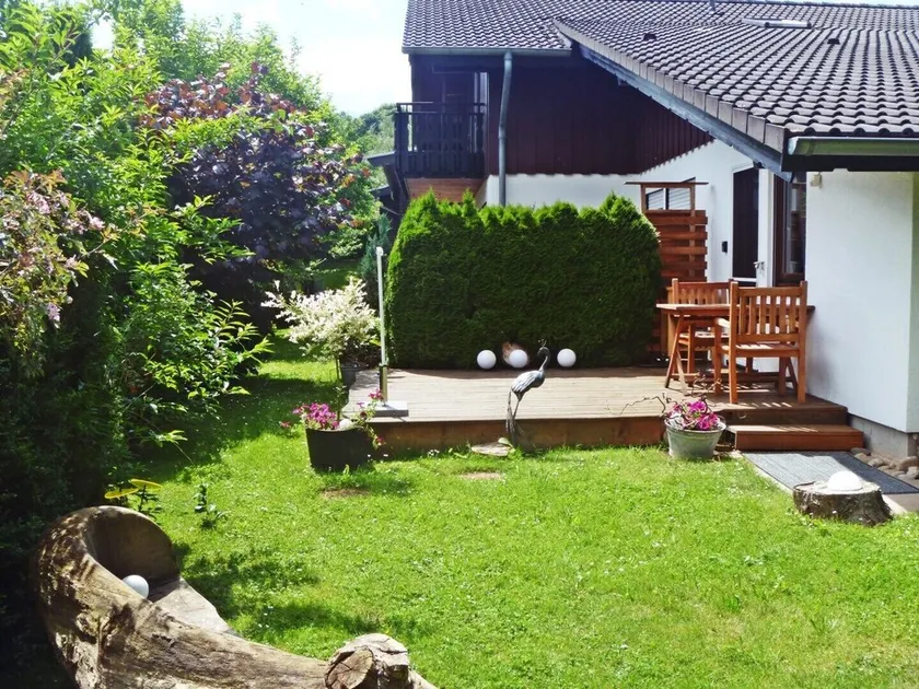 Lejlighed med terrasse, frodig natur og en behagelig feel-good atmosfære - Image 1