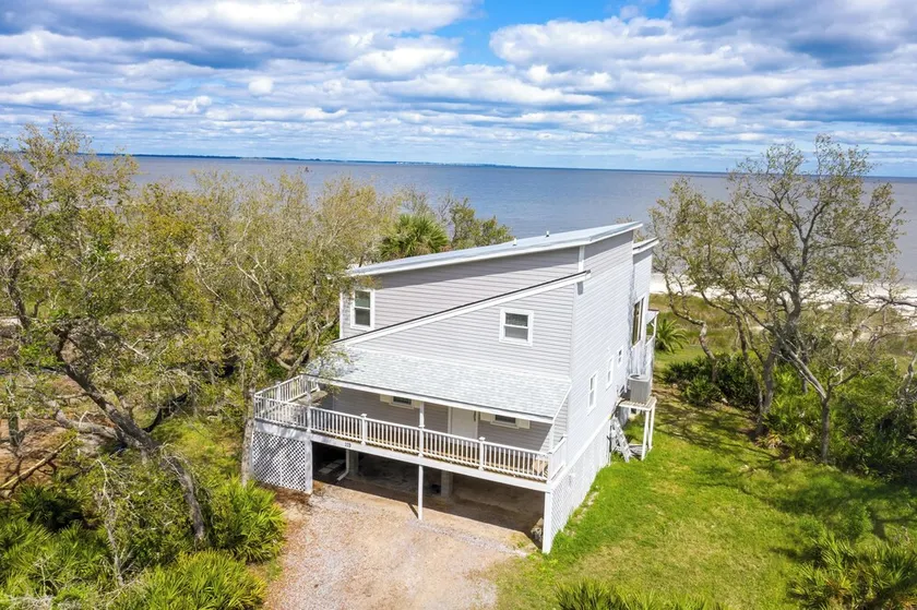 PRIVATE BEACH - Ocean Front on Coffin Point - Image 1