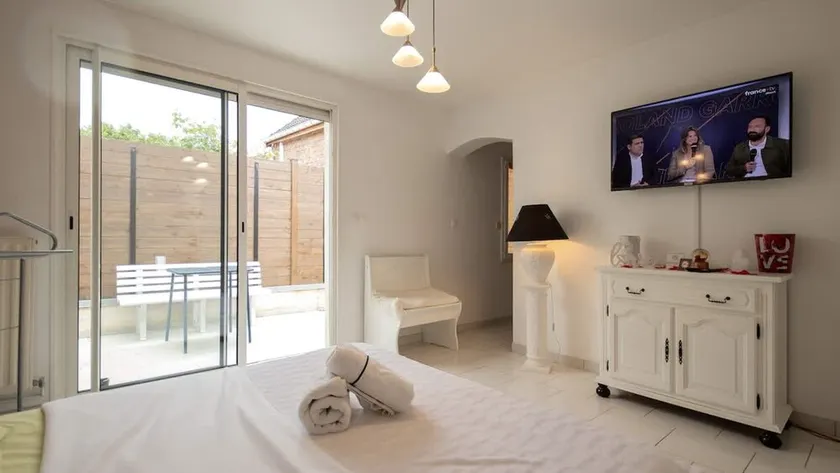 Maison avec parking et terrasse Option spa - Image 1
