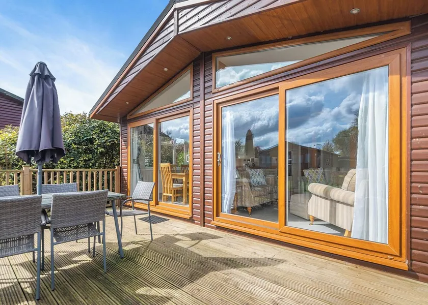 Alojamiento de 1 habitaciones en Albury, Guildford - Image 1