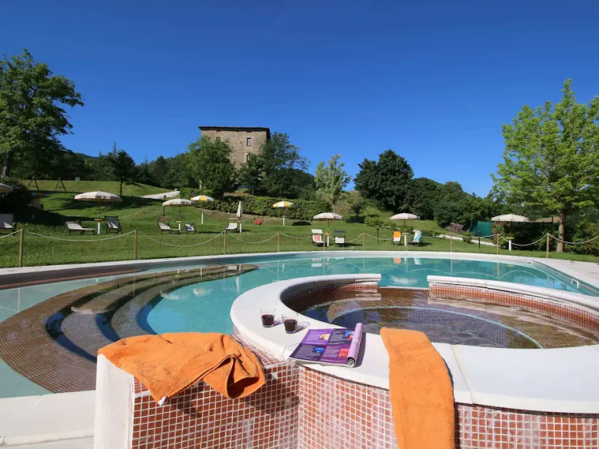 Mansion in Apecchio near Lake - Image 1