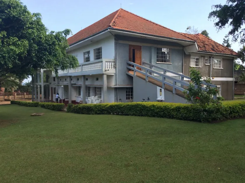 Skyway Hotel - Image 1