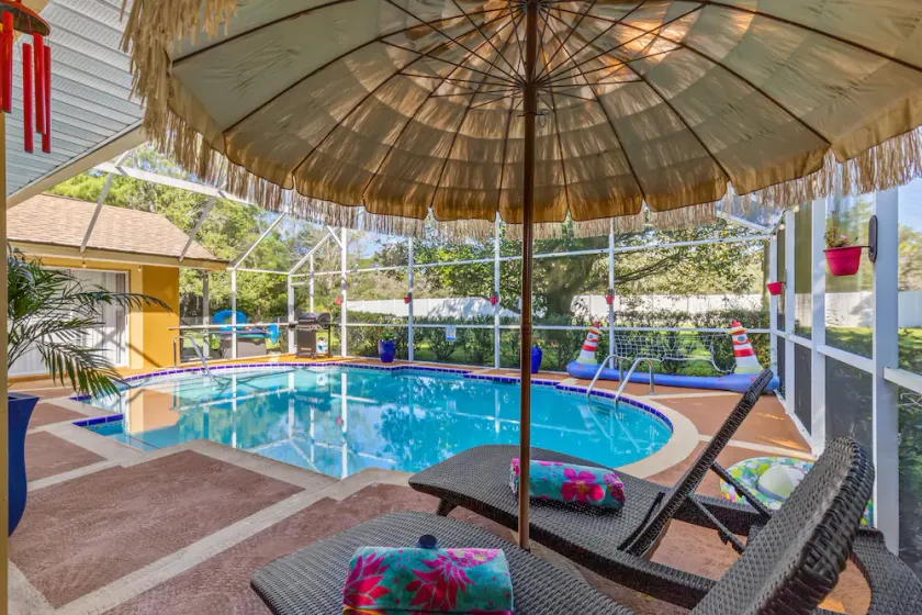 Luxuriöses 4BR / 2BA Pool Home In der Nähe von Pine Island Beach und Shopping Mall - Image 1