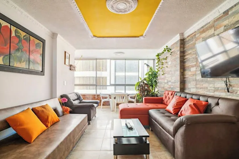 Luxurious and comfortable beachfront apartment - Image 1