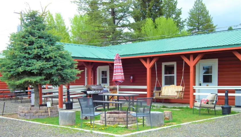 Cascade Lake Inn - Image 1
