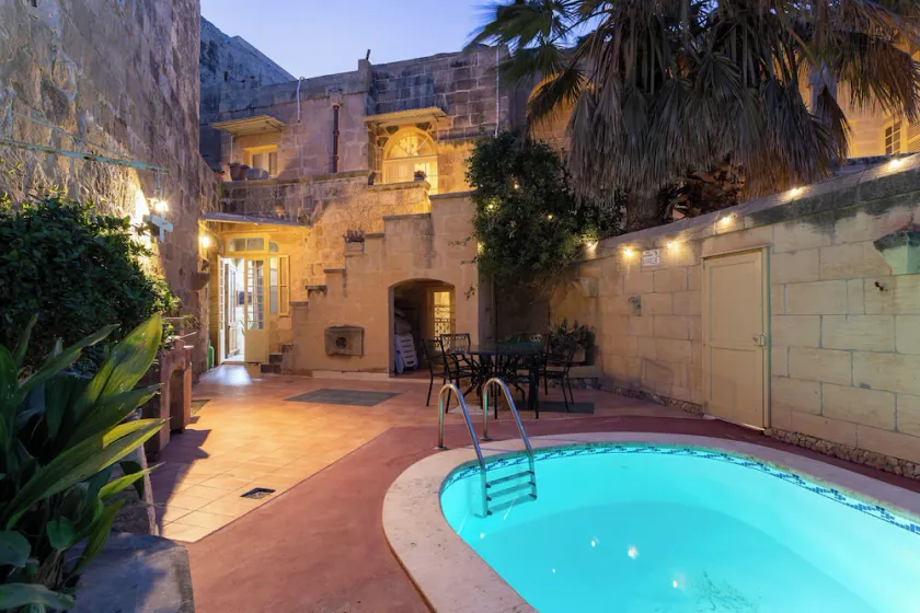 Tan-Nanna Farmhouse / Villa With Private Pool, Self Catering ( Sleeps 21 ) - Image 1