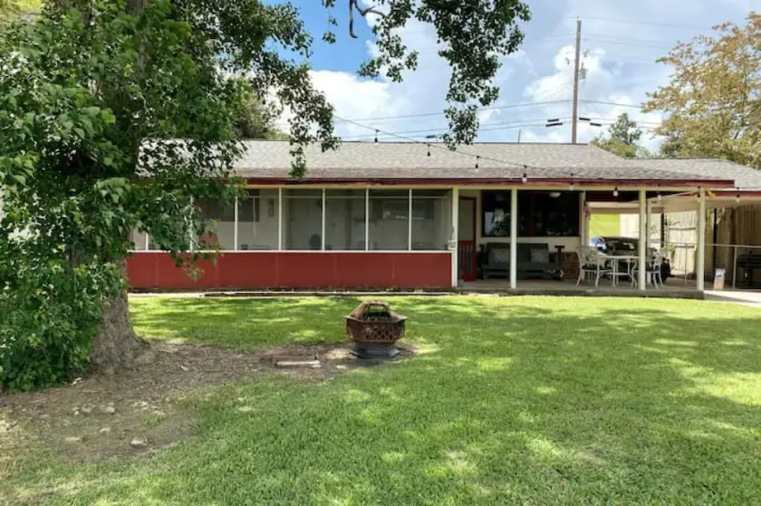 False River fishing camp - Image 1