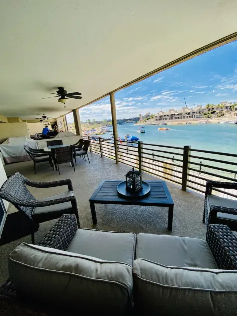 Newly Remodeled - Waterfront 2x2 Condo - Walk to Bridge/Beach/Bars/Restaurants - Image 1