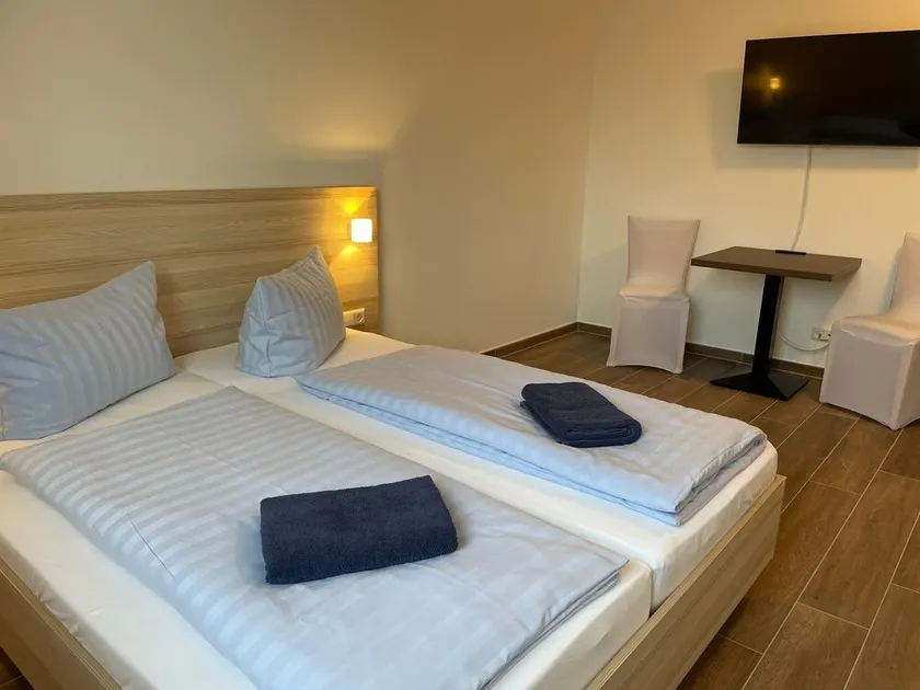Double room 205 - Lokschuppen Pasewalk- Guest houses with double room, single room and kitchen - Image 1