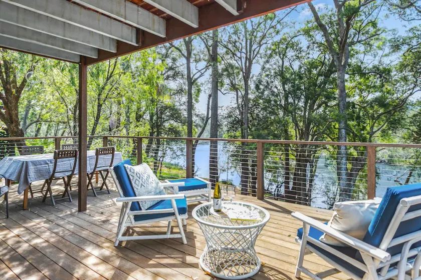 Come and Hideaway in our Riverside Retreat - Image 1