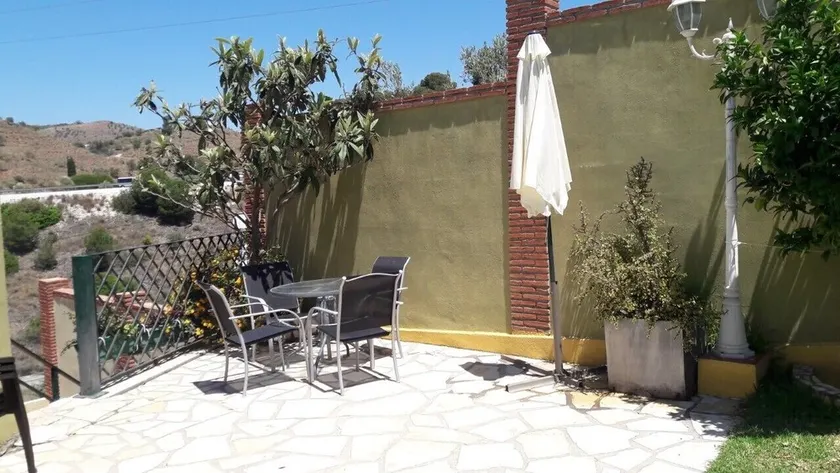 Villa på 950m. Strand, trädgård, privat uppvärmd pool, nära Rincon de la Vict. - Image 1