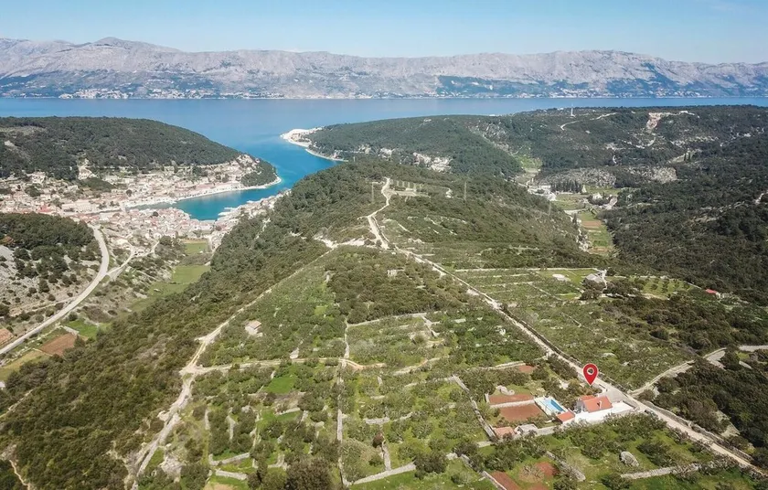 Three-Bedroom Holiday Home In Pucisca - Image 1