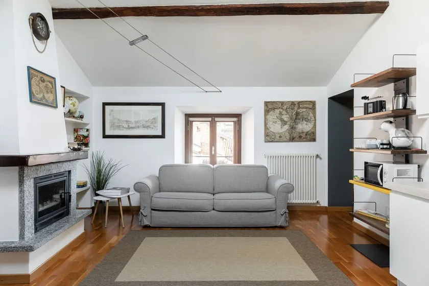 The Fascinating Cozy Home Barbagialla is an Apt. in the historic center of Como - Image 1