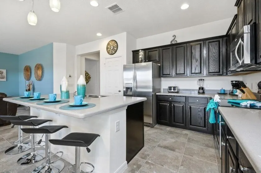 Fabulous 6 Bed Pool Home With Game Room 6 Bedroom Home by RedAwning - Image 1
