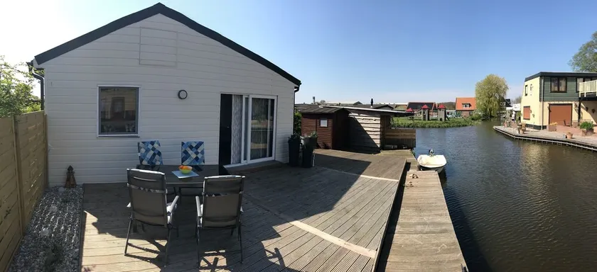 Maison de Vacances Moderne et Lumineuse avec Beaucoup de Soleil et son Propre Quai - Image 1