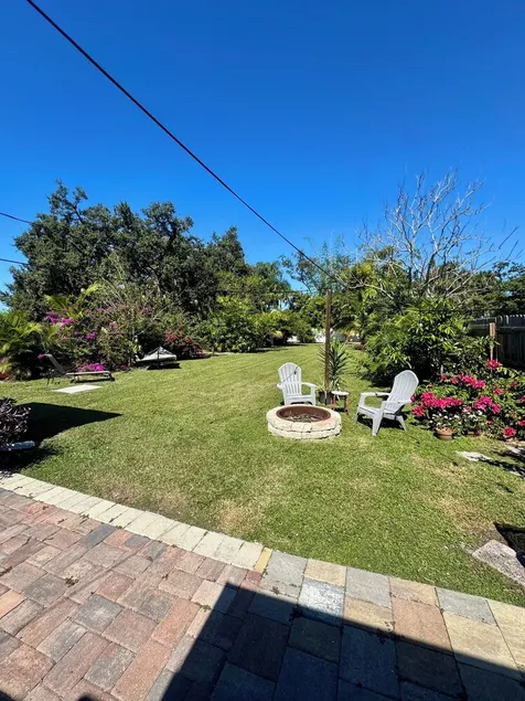 Chic cottage, Vamo area, close to beaches, pet friendly, kayaks, large backyard - Image 1