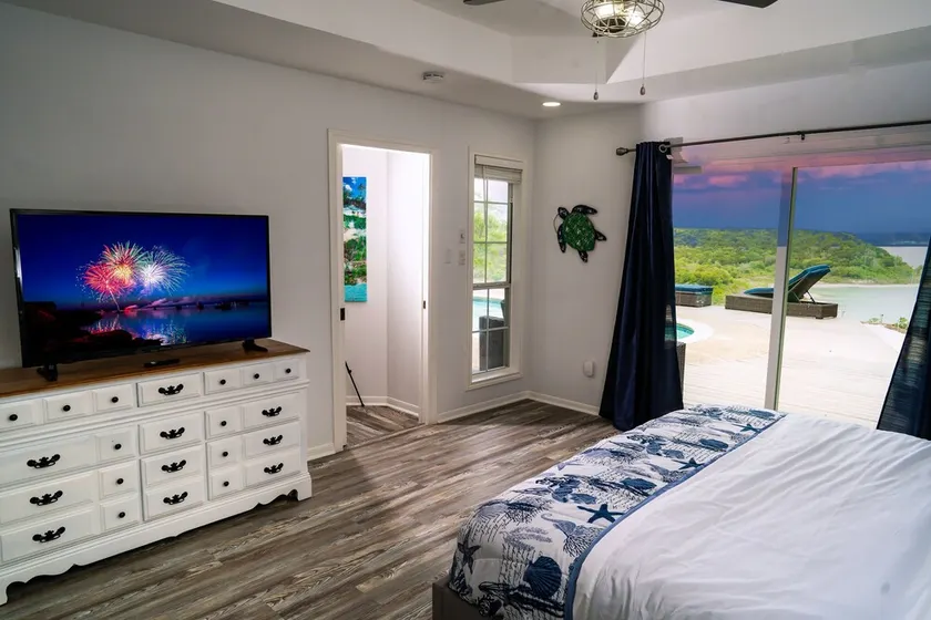 Lakefront House w/ Pool & Private Beach - Image 1