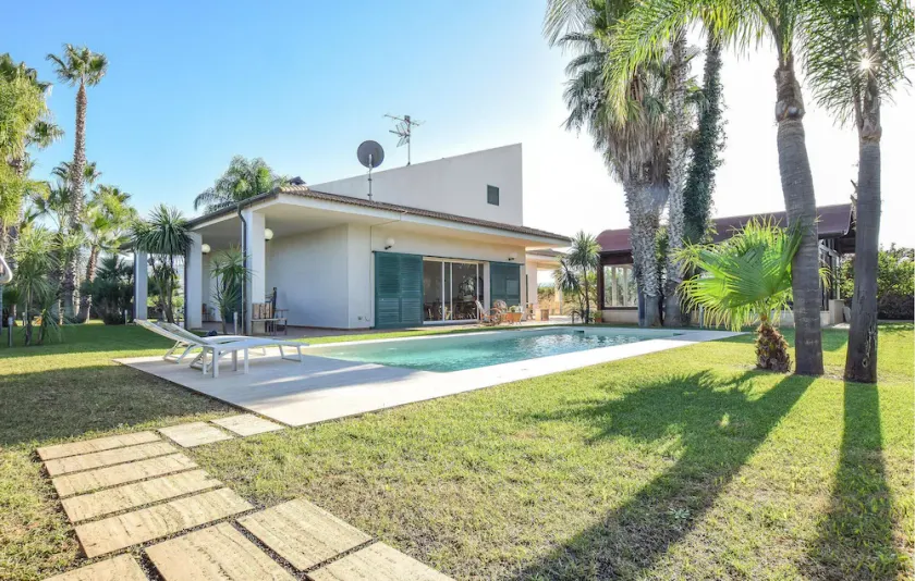Lovely home in Vittoria (RG) - Image 1