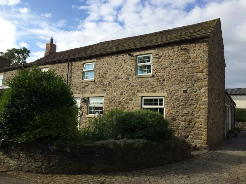 River View - Cosy country cottage. Ideal for a family and pets welcome. - Image 1