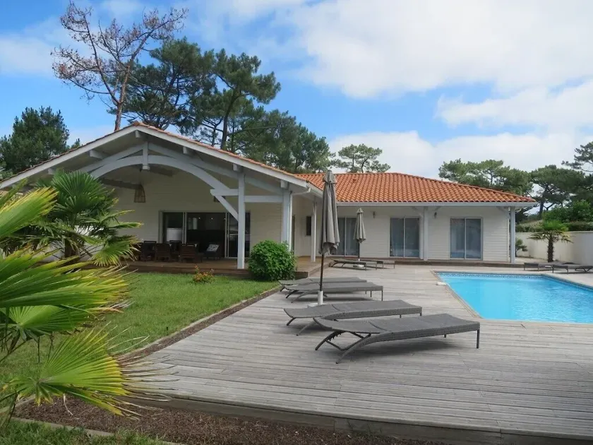 57 Mésanges - Agréable villa spacieuse avec piscine - Image 1