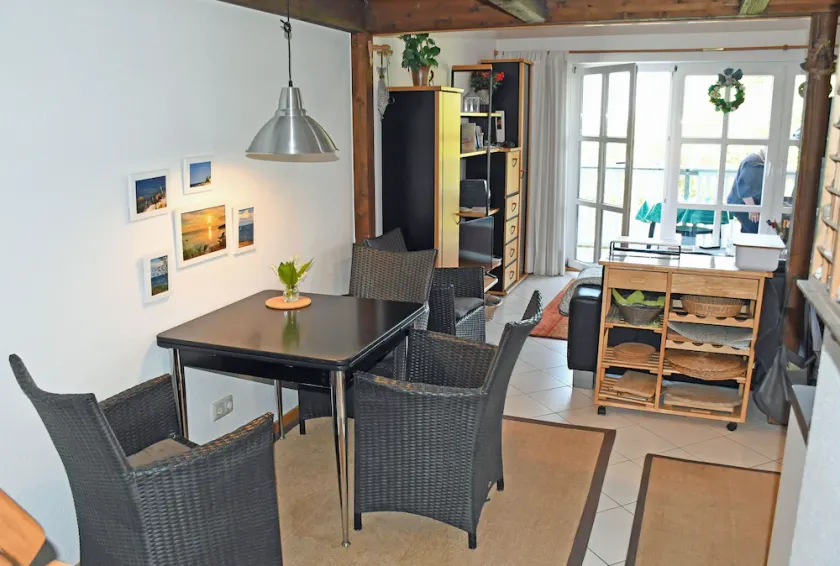 Ferienwohnung mit Meerblick, Schwimmbad und Sauna - Image 1