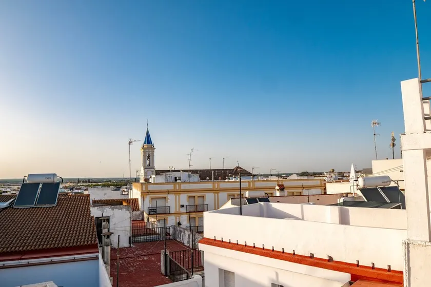 Apartment \"Casa Pereira\" with Private Terrace, Balconies & Wi-Fi - Image 1