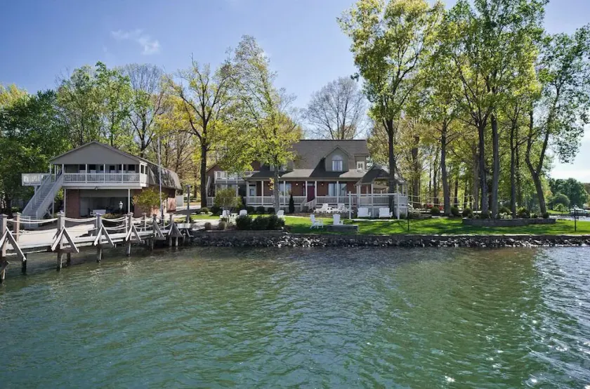 270° Lake Norman Views, Boat Ramp, Sand Volleyball & Resort‑Style Fun for 20+ - Image 1