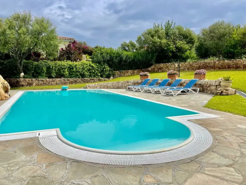 Villa with private pool, 10 minutes from the sea, large garden*parking*BBQ  - Image 1