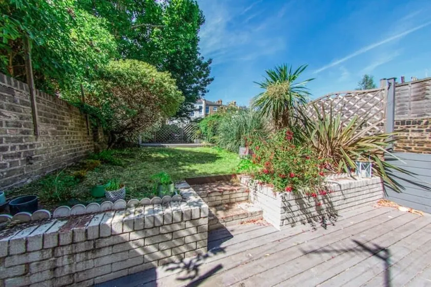 Victorian Garden Apartment in London Fields - Image 1