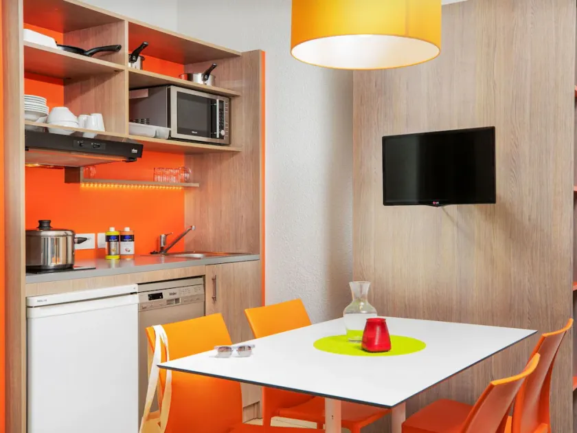 Cosy apartment for 2 people with WIFI, pool, TV, terrace and pets allowed - Image 1