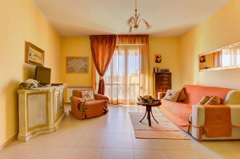 Lucques appartement bon prix près de la gare et du centre - Image 1