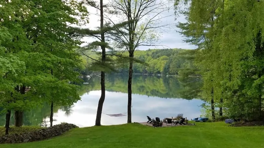 Well Appointed Lakehouse  - Family fun - Image 1